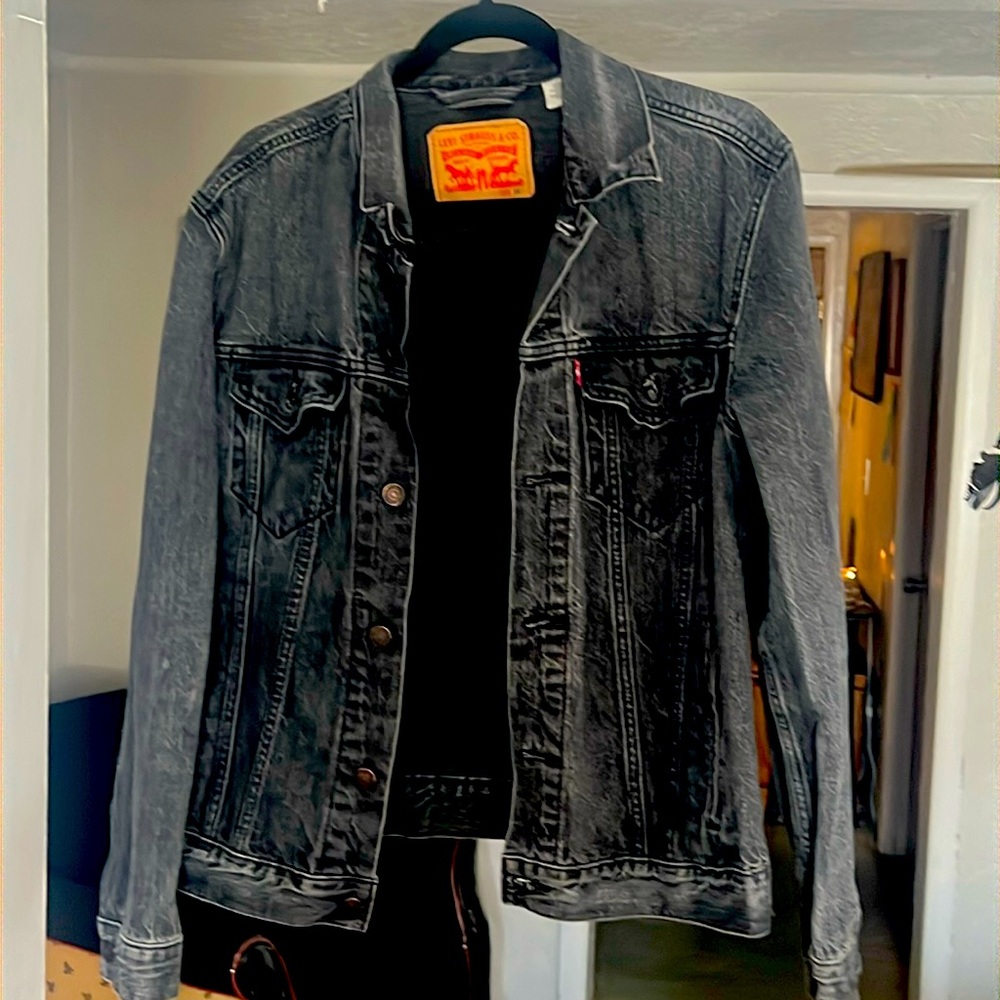 Black Levi Strauss denim jacket